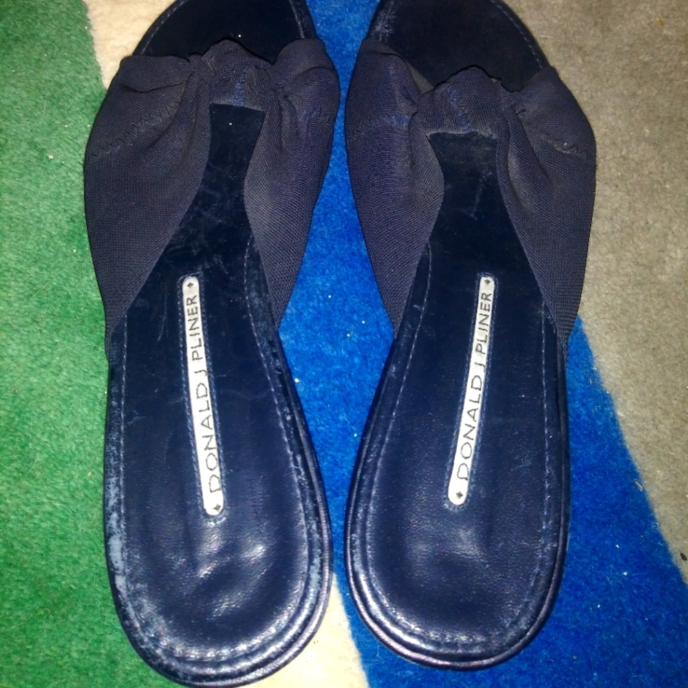 Used black dress shoes (Donald Plomero, Size 7)